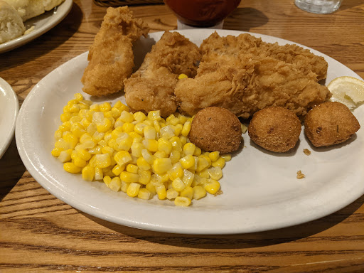 American Restaurant «Cracker Barrel Old Country Store», reviews and photos, 325 Fort Loudoun Medical Center Dr, Lenoir City, TN 37772, USA