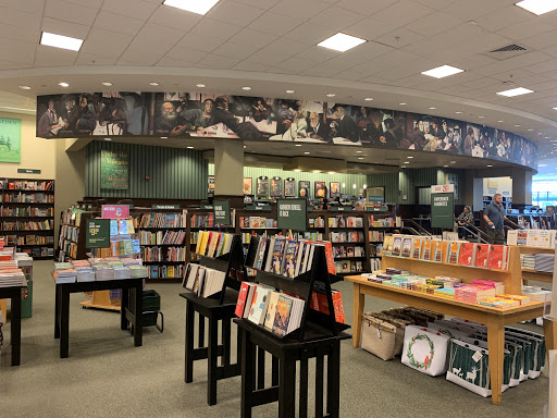 Book Store «Barnes & Noble», reviews and photos, 451 E Altamonte Dr, Altamonte Springs, FL 32701, USA