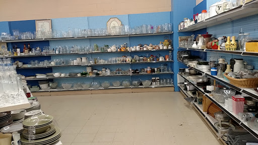 Thrift Store «Grace Centers of Hope Thrift Store», reviews and photos, 5919 Highland Rd, Waterford Twp, MI 48327, USA
