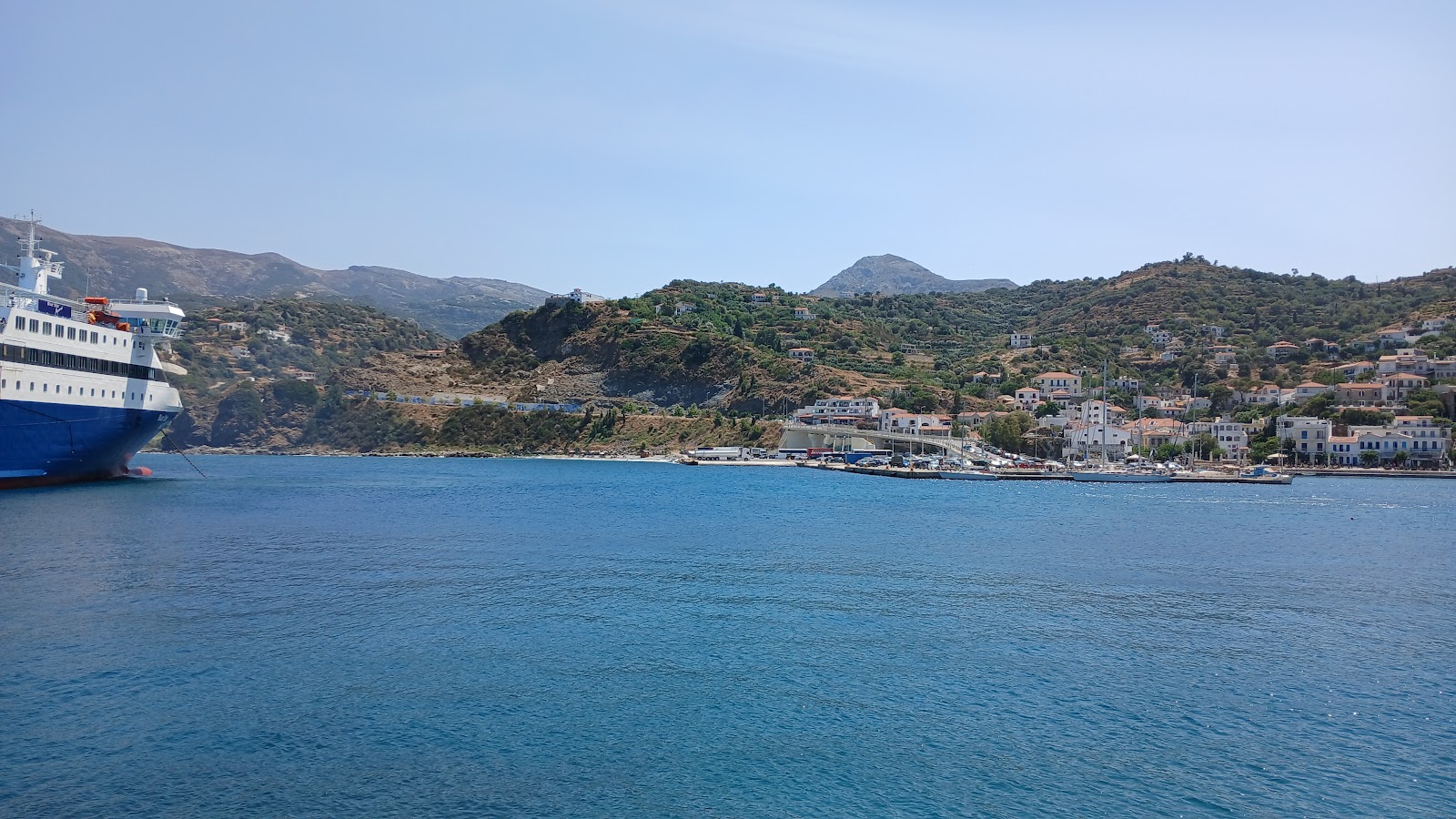 Foto di Paralia Evdilos con molto pulita livello di pulizia