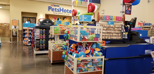Pet Supply Store «PetSmart», reviews and photos, 4374 N Oracle Rd, Tucson, AZ 85705, USA