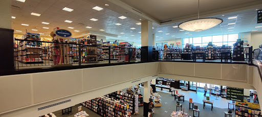 Book Store «Barnes & Noble Booksellers Clackamas Town Ctr Mall», reviews and photos, 12000 SE 82nd Ave, Portland, OR 97086, USA