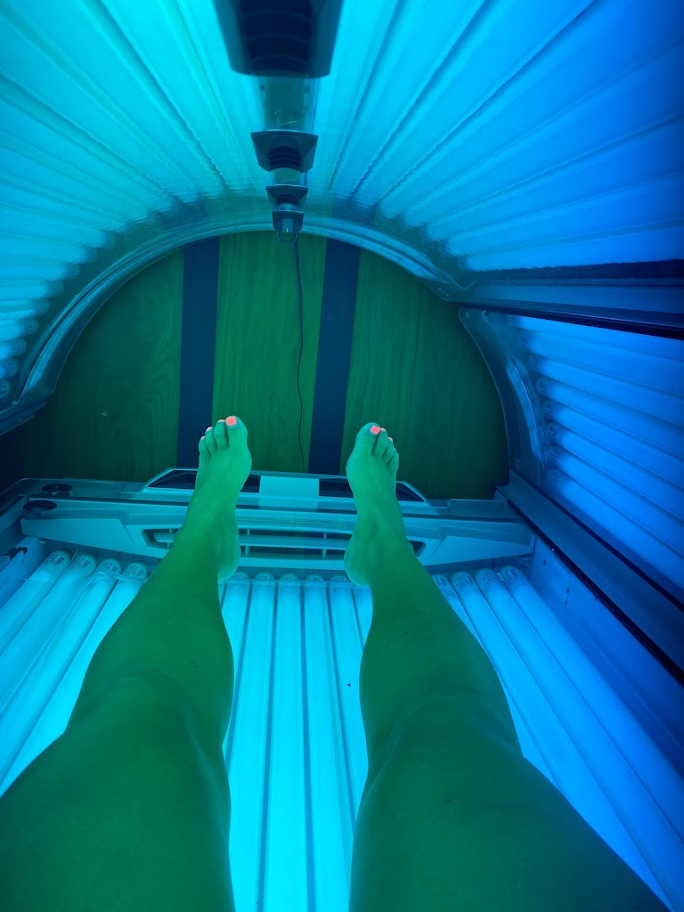Raya's Tanning 44683