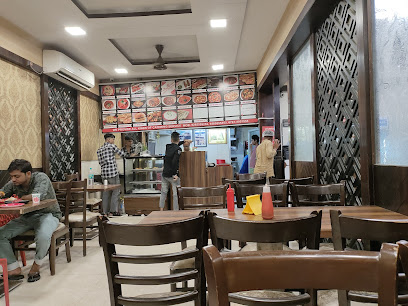 RH Chicken Point (Riyaz Hotel 1953) - 44-A, Kingsway, Sadar Main Rd, opposite Garrison Ground, Sadar Bazar, Jabalpur, Madhya Pradesh 482001, India