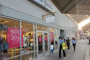 Vera Bradley Factory Outlet image