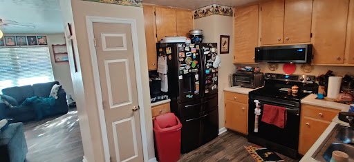 Granite Supplier «Flintstones Kitchen Cabinets & Countertops», reviews and photos, 2370 Capital Cir NE, Tallahassee, FL 32308, USA