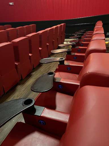 Movie Theater «Premiere Cinema 8 - Plant City», reviews and photos, 220 W Alexander St #31, Plant City, FL 33563, USA