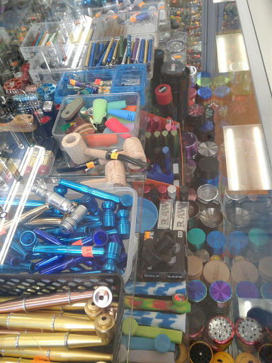 Tobacco Shop «Waves Smoke & Vapes», reviews and photos, 6740 E University Dr #103, Mesa, AZ 85205, USA