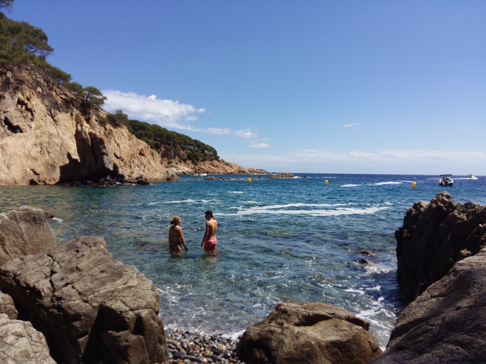 Foto van Cala Pedrosa met kleine baai