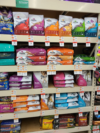 Pet Supply Store «Pet Supplies Plus», reviews and photos, 625 Southern Artery, Quincy, MA 02169, USA
