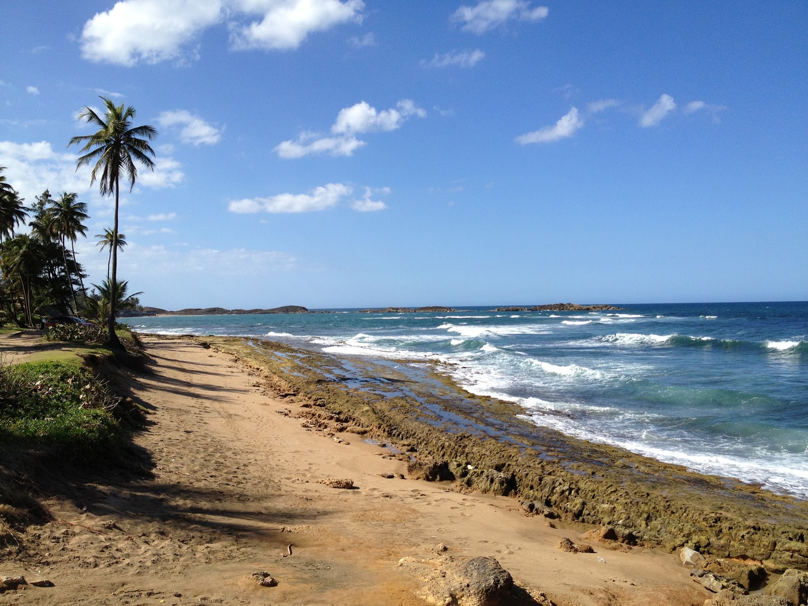 Playa de Vega Baja'in fotoğrafı - rahatlamayı sevenler arasında popüler bir yer