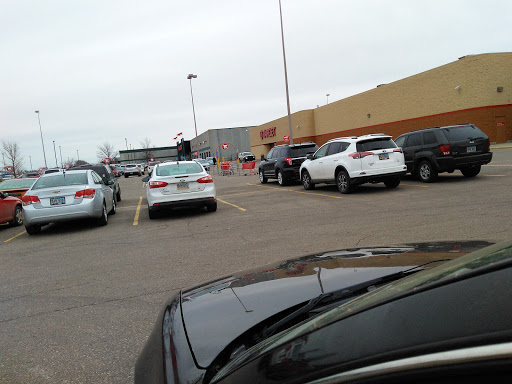 Department Store «Target», reviews and photos, 2000 9th Ave SE, Watertown, SD 57201, USA