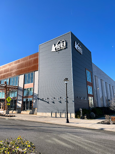 Outdoor Sports Store «REI», reviews and photos, 161 Town Square Pl, King of Prussia, PA 19406, USA