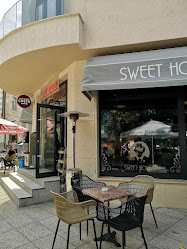 Sweet House Cafeteria