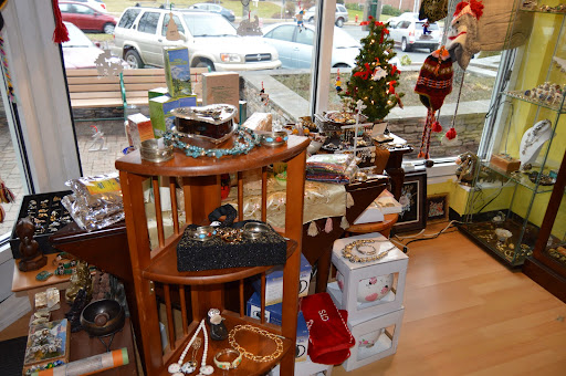 Gift Shop «Himalayan Gifts & Tailoring», reviews and photos, 1060 Main St, Newington, CT 06111, USA