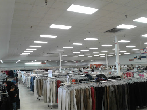 Thrift Store «Goodwill of North Georgia: Kennesaw Store and Donation Center», reviews and photos, 2500 Cobb Pkwy N, Kennesaw, GA 30152, USA