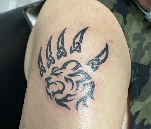 Explore kobe bryant tattoo ideas, creative tattoo ideas in Dover, available at Tattoo Stilo