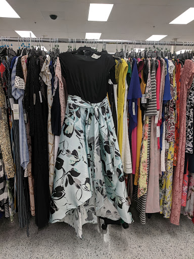 Clothing Store «Ross Dress for Less», reviews and photos, 1580 Foothill Blvd, La Verne, CA 91750, USA