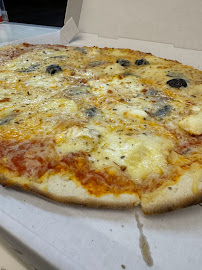 Plats et boissons du Pizzas à emporter La Tour de Pizz' Pont à Pont-Saint-Esprit - n°2