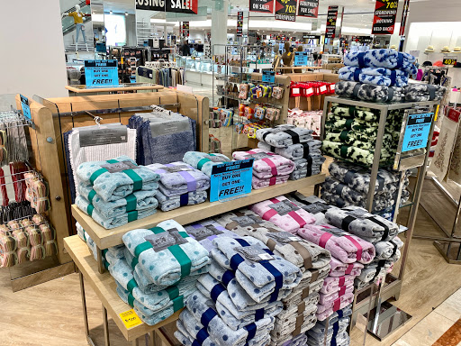 Department Store «Lord & Taylor», reviews and photos, 1701 Sunrise Hwy, Bay Shore, NY 11706, USA