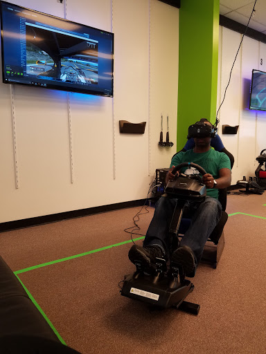 Shopping Mall «Fresh Meadows Shopping Center», reviews and photos, 6118 190th St, Flushing, NY 11365, USA