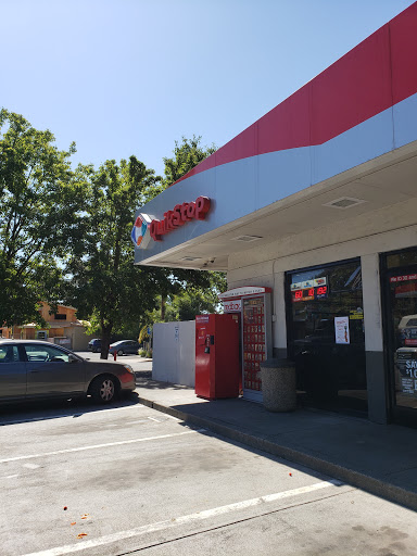 Convenience Store «Quik Stop», reviews and photos, 601 N Cloverdale Blvd, Cloverdale, CA 95425, USA