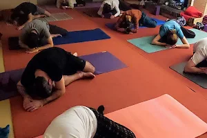 Namaste Yoga Zentroa - Yoga - Meditación - Masaje - Terapias Holísticas Renteria image