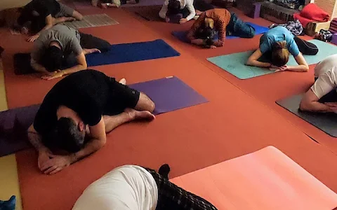 Namaste Yoga Zentroa - Yoga - Meditación - Masaje - Terapias Holísticas Renteria image