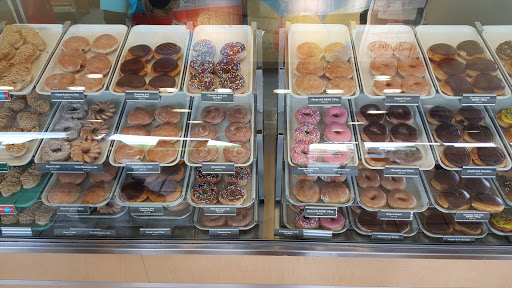 Bakery «Krispy Kreme Doughnuts», reviews and photos, 969 N Wesleyan Blvd, Rocky Mount, NC 27801, USA