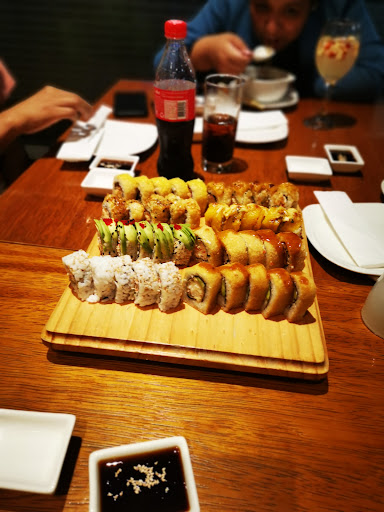 KOBE sushi & rolls - Urdesa