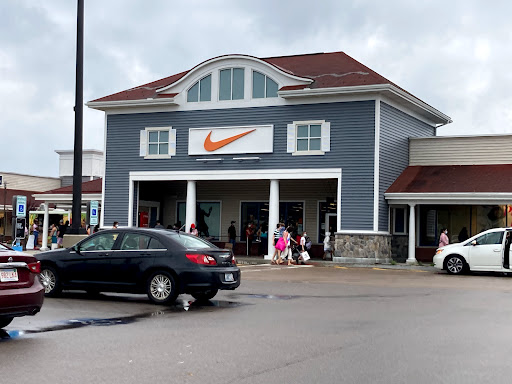 Sporting Goods Store «Nike Factory Store», reviews and photos, 1 Outlet Blvd #600, Wrentham, MA 02093, USA