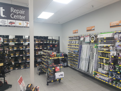 Car Battery Store «Batteries Plus Bulbs», reviews and photos, 1701 E 116th St, Carmel, IN 46032, USA