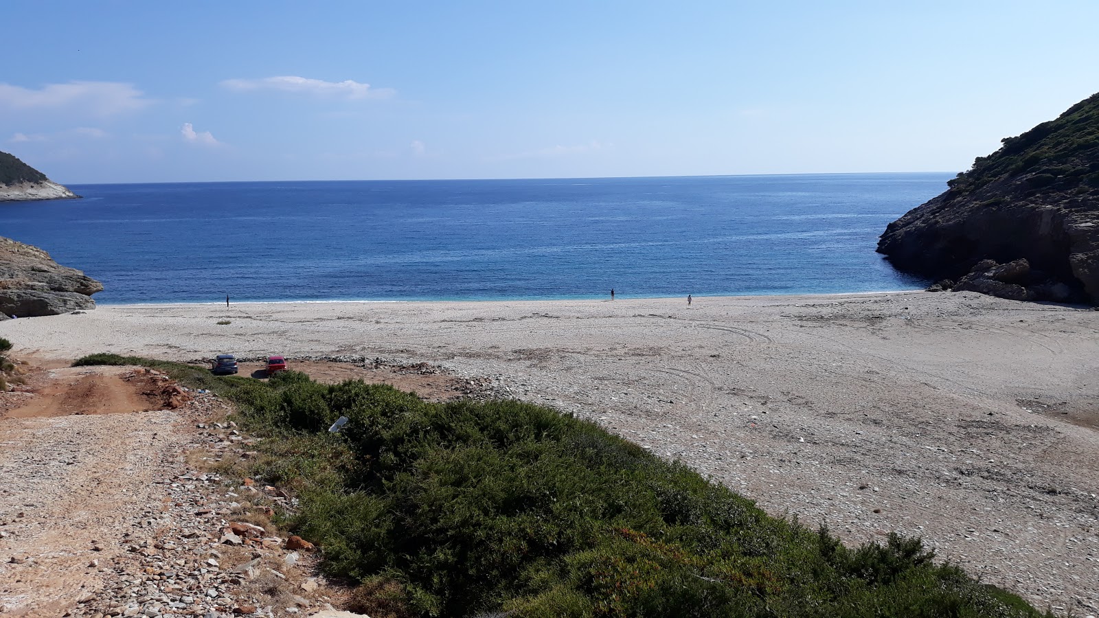 Foto af Varellaioi beach med lille bugt