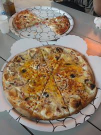 Plats et boissons du Pizzeria Ledenon Pizza - n°11