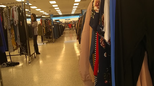 Clothing Store «Ross Dress for Less», reviews and photos, 3900 Klose Way, Richmond, CA 94806, USA