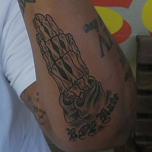 Tattoo Shop «Chicky Tattwo Tattoo Parlor», reviews and photos, 2001 W Main St, Leesburg, FL 34748, USA