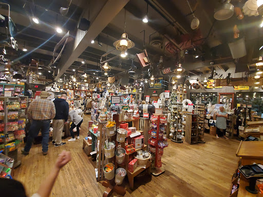 American Restaurant «Cracker Barrel Old Country Store», reviews and photos, 5341 US-19, New Port Richey, FL 34652, USA