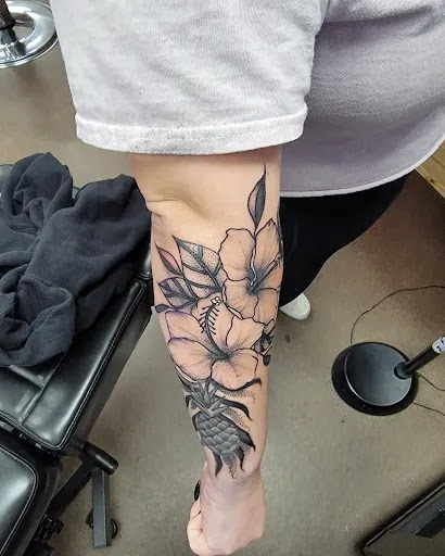 Tattoo Shop «Bayou City Body Shop Tattoo Studio», reviews and photos, 4025 Hwy 6 N #105b, Houston, TX 77084, USA