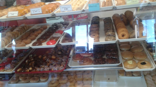 Donut Shop «Donut Hut», reviews and photos, 910 E Grauwyler Rd, Irving, TX 75061, USA