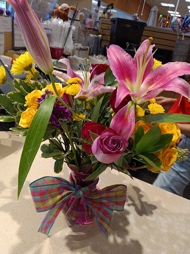 Grocery Store «Schnucks», reviews and photos, 4500 W Lloyd Expy, Evansville, IN 47712, USA