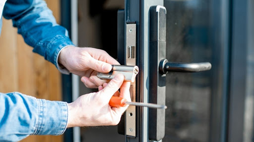 Emergency locksmith service Savannah