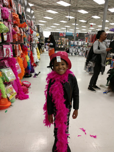 Movie Theater «Regal Cinemas Laurel Towne Centre 12», reviews and photos, 14716 Baltimore Ave, Laurel, MD 20726, USA