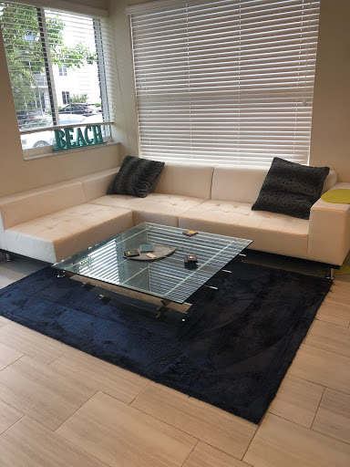 Furniture Store «Modern Furniture Store Fort Lauderdale Modani», reviews and photos, 3661 N Federal Hwy, Fort Lauderdale, FL 33308, USA