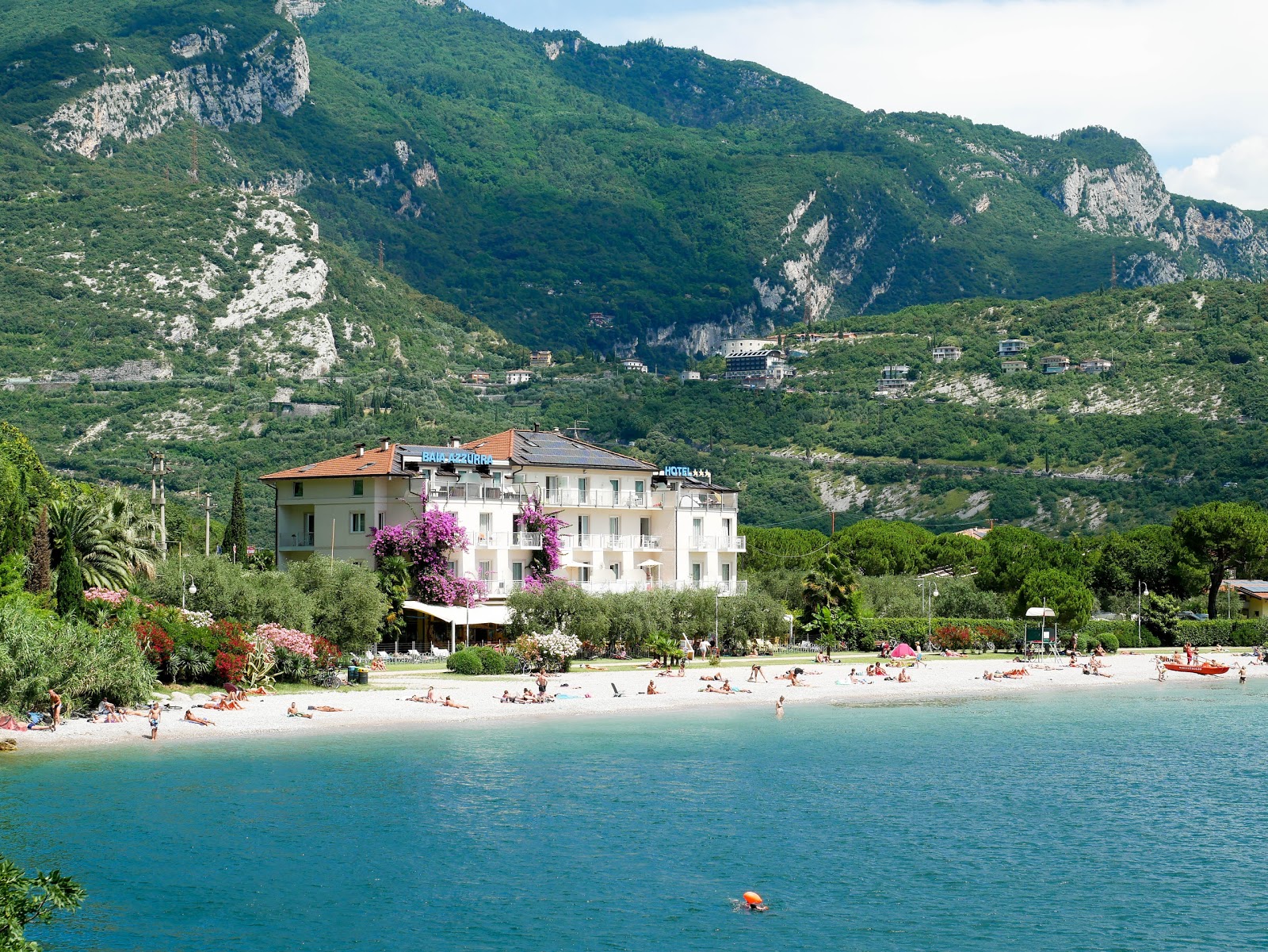 Spiaggia Lido di Arco的照片 带有宽敞的海湾