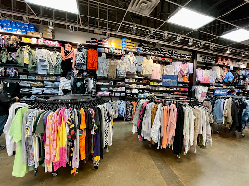 Clothing Store «Zumiez», reviews and photos, 3000 Grapevine Mills Pkwy #606, Grapevine, TX 76051, USA