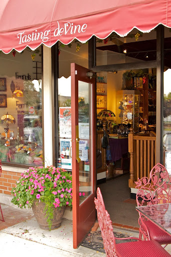 Wine Store «Tasting deVine», reviews and photos, 127 W Front St, Wheaton, IL 60187, USA