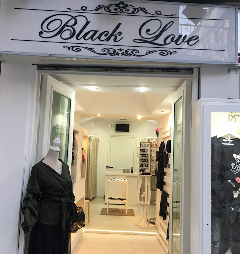 Stores to buy women's pants Naples