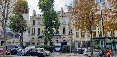 BG CARRE à Paris