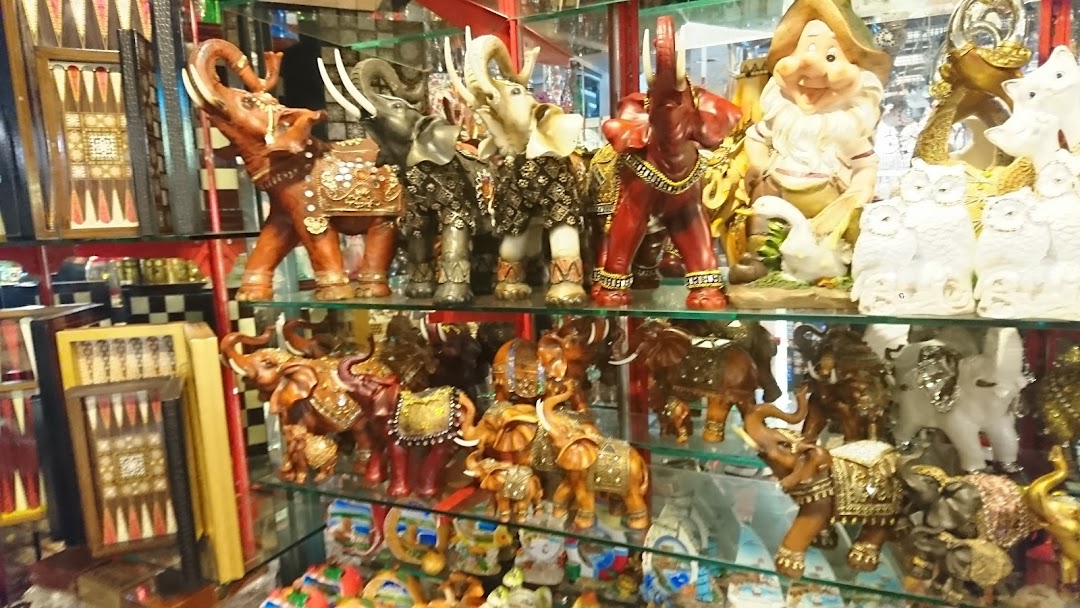 Simbad souvenir shop
