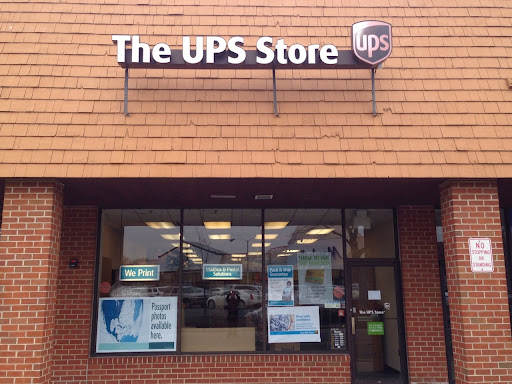 Shipping and Mailing Service «The UPS Store», reviews and photos, 450 Shrewsbury Plaza, Shrewsbury, NJ 07702, USA